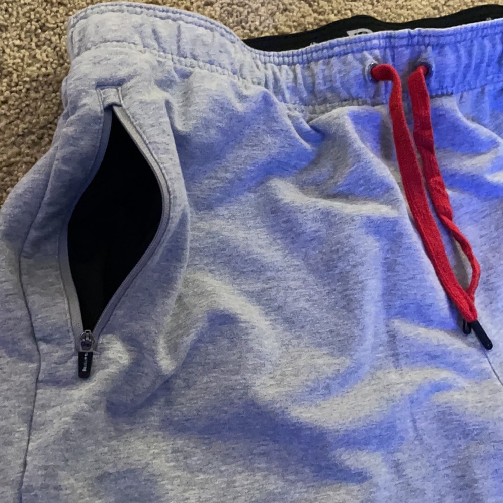 Men’s Reebok Sweats - Picture 5 of 5